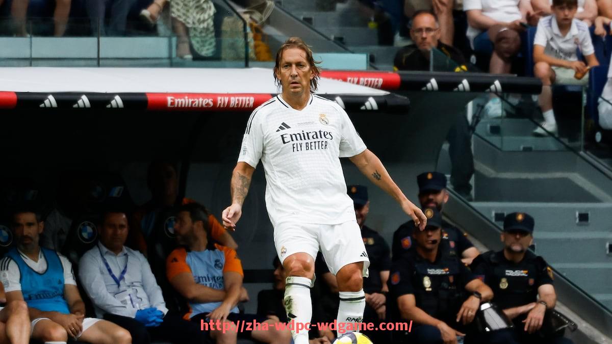 问鼎娱乐官方网站-德甲悲剧球队名单公布:降级、财政危机与解散案例