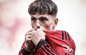 问鼎娱乐官方网站-法甲球员表现比较:攻击与防守的双重考量