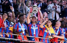 问鼎娱乐官方网站-火箭队上海队友谊赛及中美篮球交流最新进展