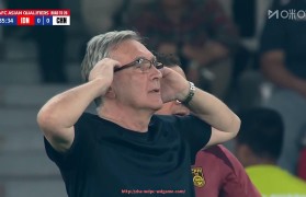 问鼎娱乐官方网站-篮球训练中“视线引导防守人”技巧是否能系统化教学与训练